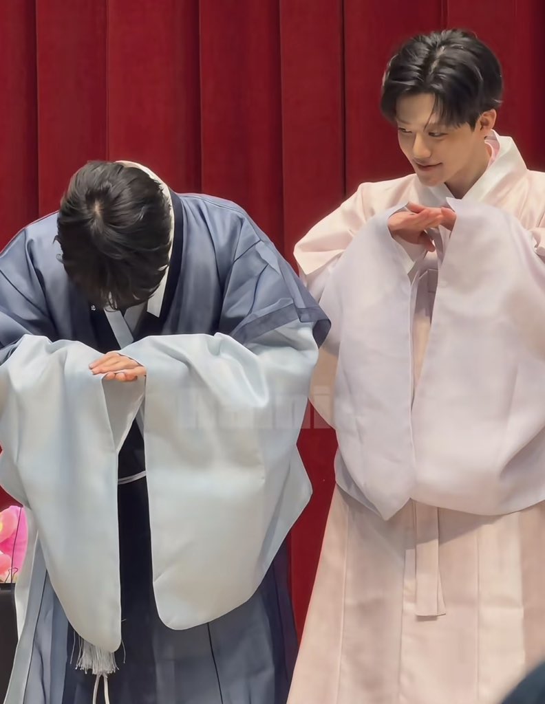 ใครจะแต่งกับยัยบ๊องนี่                  ไหนบอกไม่แต่งไง