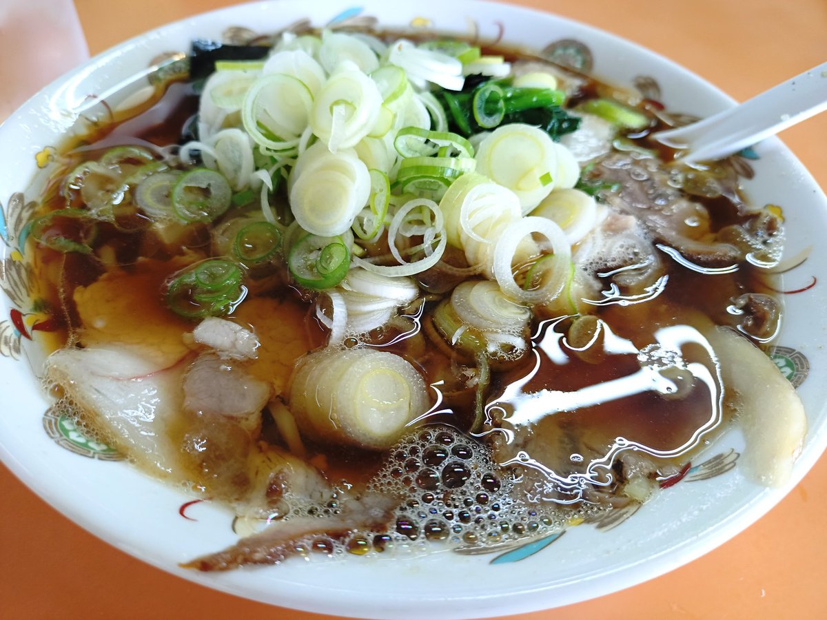mitoyutoma's tweet photo. 青島食堂 宮内駅前店
青島チャーシューにネギ50だけ
バランスが取れ過ぎてて究極ラーメンだね
久しぶりだったから尚更うますぎた😁 https://t.co/epSl3CqqBl