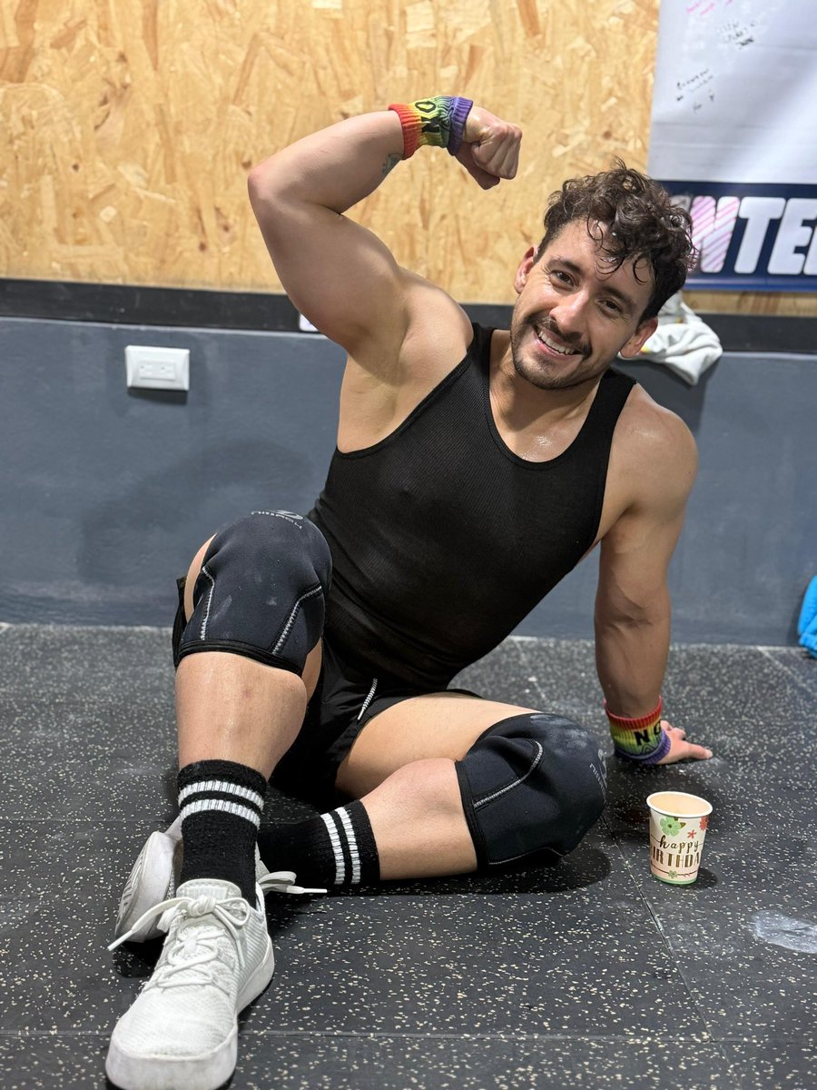 JoshWiccan's tweet image. Tercera semana del @CrossFit Open 2026 y después de casi saludar a San Pedro un par de veces esta semana ☠️🤡🤣 por fin terminó y nos vemos hasta el próximo año HAHAA 💪🏻🥹

#Crossfit #CrossfitOpen2026 #CrossfitGames @CrossFitGames