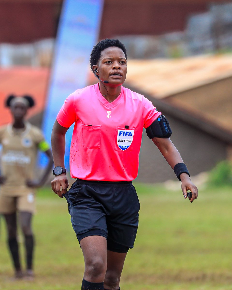 glmsport's tweet image. The moment a referee touches the back pocket… you already know what’s coming. 🟥⚽

#RedCard #FootballMoments #RefereeDecision @FUFAWSL