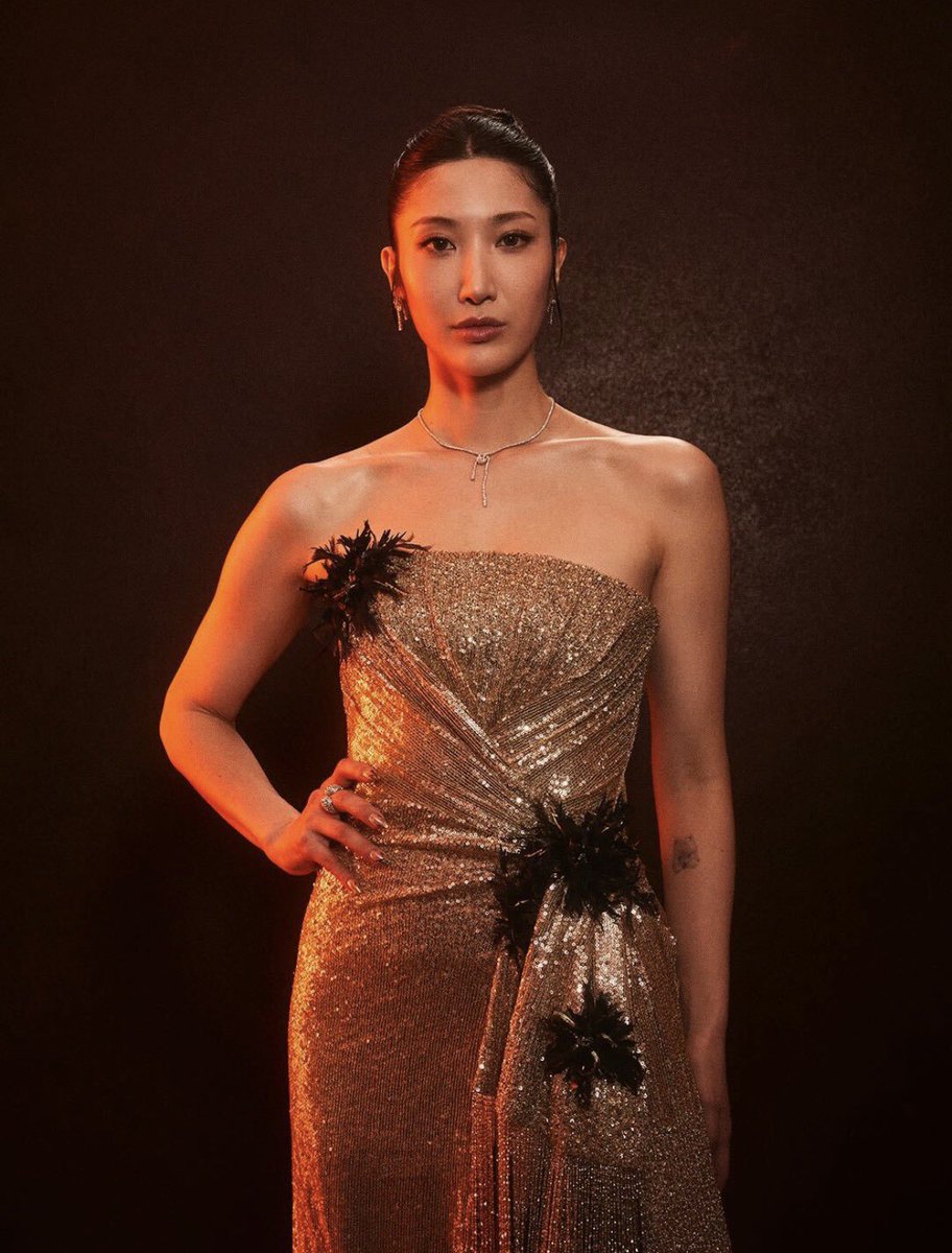 TheePopCore's tweet image. EJAE’s speech was cut short at the #Oscars after making history with the Best Original Song win for “Golden” from K-Pop Demon Hunters.

"People made fun of me for liking K-pop and now everyone’s singing our song. And all the Korean lyrics... I’m so proud."