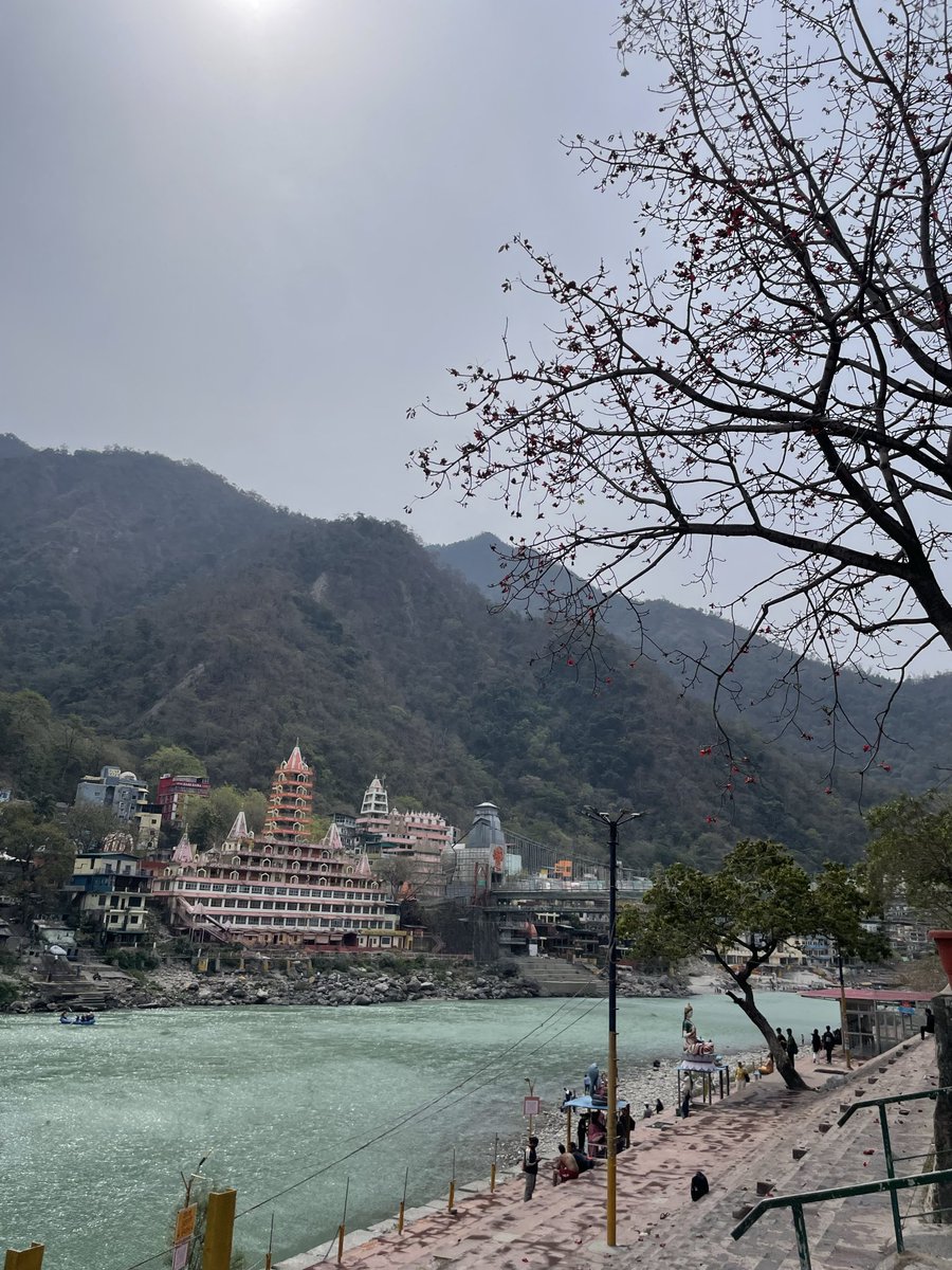 Such an “UN-BEER-ABLE” loss to the divine of Rishikesh.

#thehimadrifoundation
#rishikesh #ganga #divine