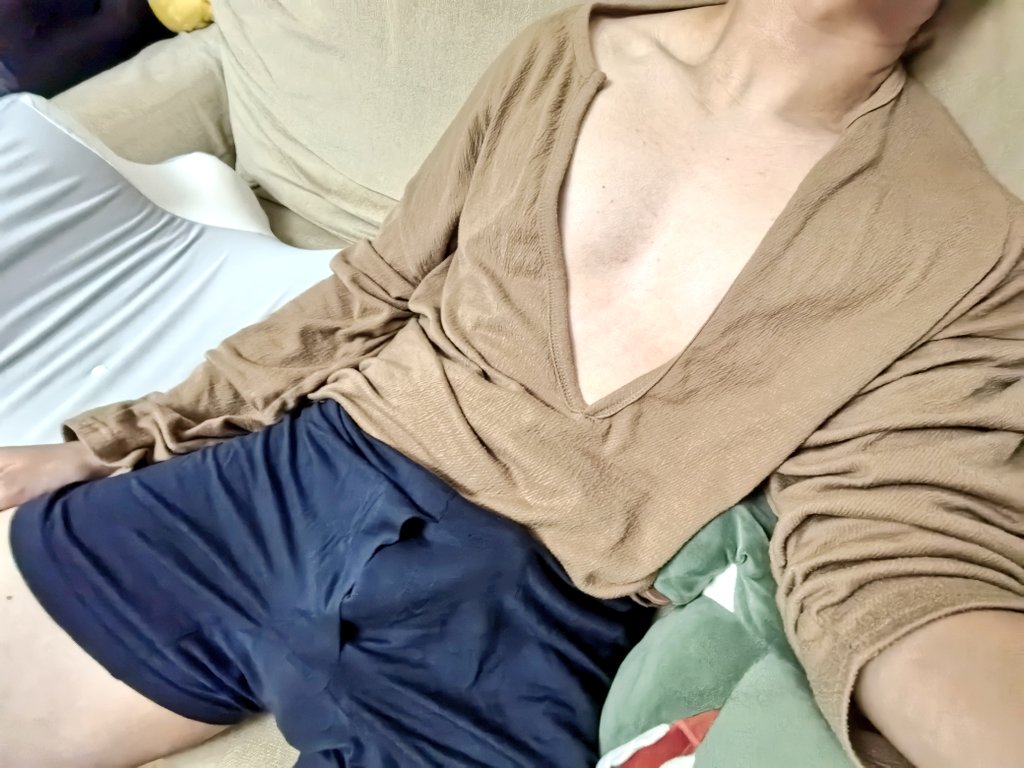 蒸桑拿的Gio tweet media