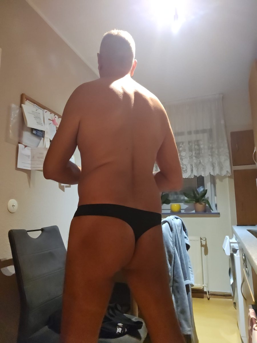 men_in_string's tweet photo. https://t.co/yqWtmkyKUb https://t.co/AzLEDjXeo0