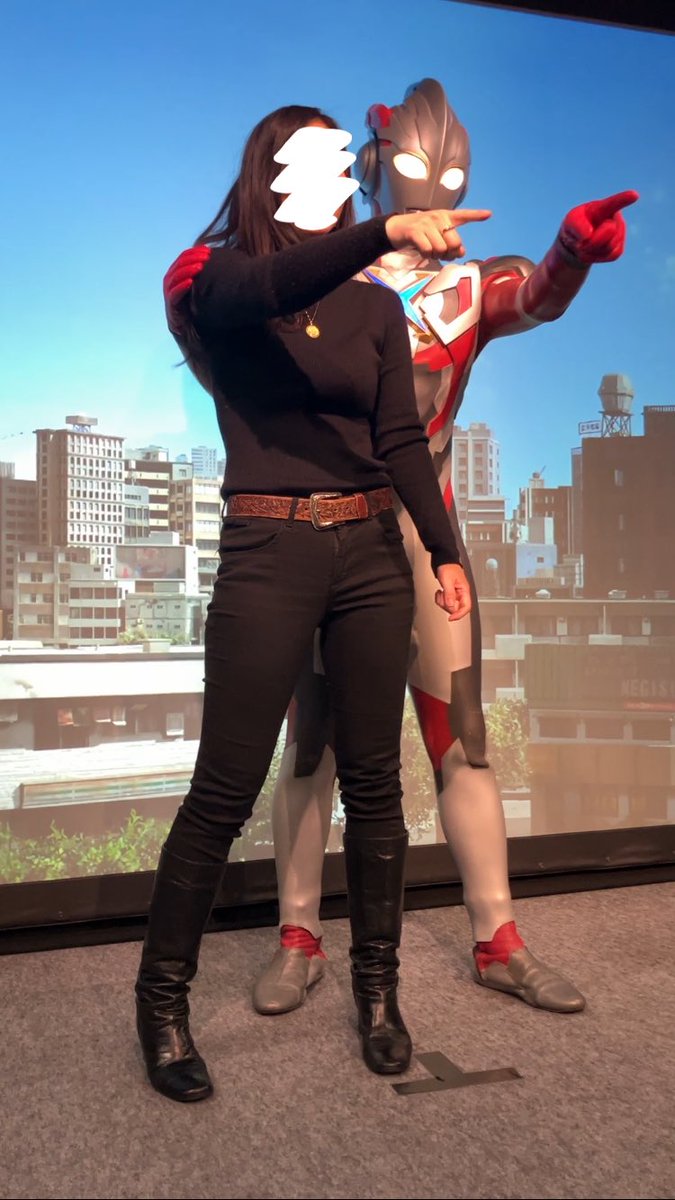 撮影中に長男が夫の側から脱走。
同時に「「あっ！！」」てなった私とエックス。
#ウルトラヒーローズexpo
#ニュージェネレーションワールド
#ウルトラマンエックス