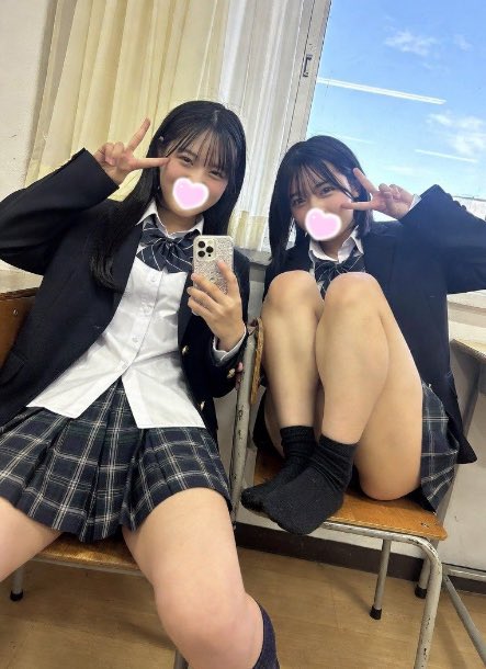 GlorianeJ68832's tweet photo. ♡でひだり！
「くれ」で2人とも送りますね！
#いいねでDM #彼氏募集中 #自撮り界隈 https://t.co/yuoisQpvcM