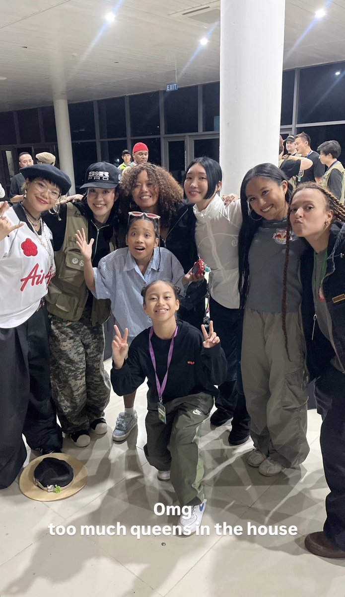 𝔟𝔢𝔢 | ia, busy tweet media