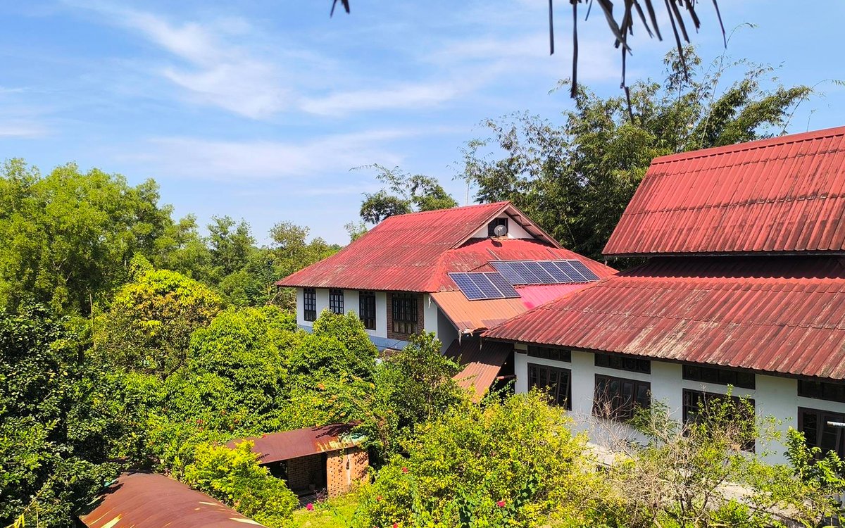 GrowattInverter's tweet photo. The HanThar Gardens Hotel in Myanmar is now powering its daily operations with the support of a 53.1 kWp rooftop solar + storage system. The system is powered by WIT 50K-XHU Hybrid Inverter + AXE 60H HV Battery. π¨
Learn more: https://t.co/O17nXfZB6j
#Growatt #SolarMyanmar https://t.co/54y1BwOh66