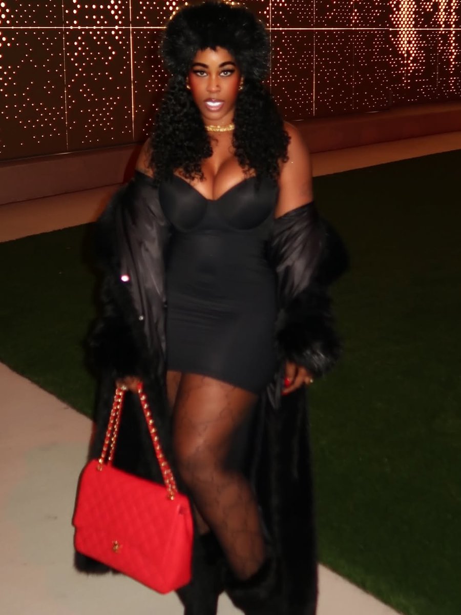 apriltopfit1944's tweet image. Calm. Collected. Dangerous 💕