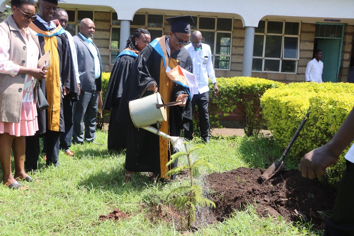 Meru_county's tweet photo. Celebrating graduands who successfully completed their training, the Director of Vocational Training, Gladys Ngari represented the Department of Education, Science, Culture and Arts,  at the 4th Graduation Ceremony of Kithoka Vocational Training Centre.
#BuildingMeruTogether https://t.co/7OxYqz0s4a
