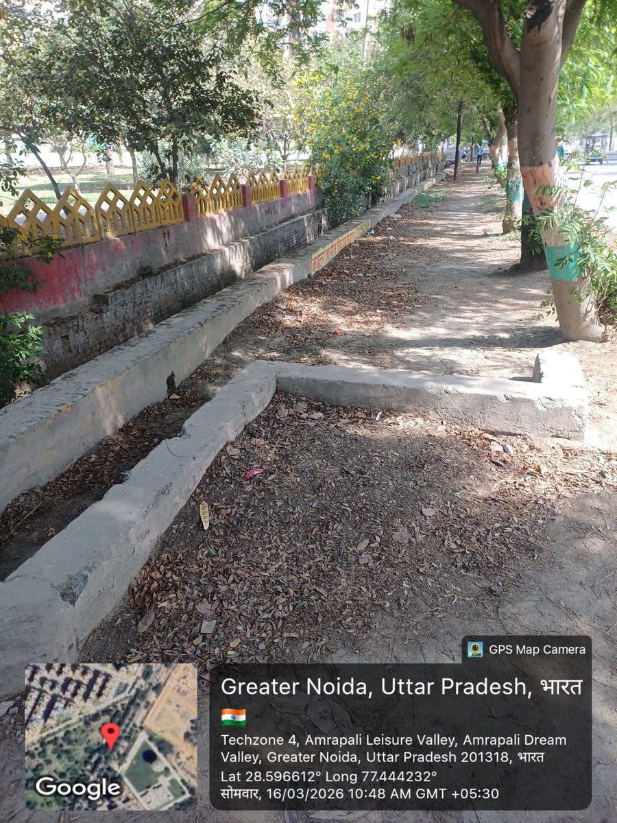 rathore12346's tweet photo. @OfficialGNIDA महोदय,Centuraian Park के साथ पार्क के बाहर नाला अभी तक ढका नहीं गया है और इसकी दशा देखिए।यहां अंधेरे में खतरा बढ़ जाता है,क्या हमने सेक्- 150 मे हुई घटना से सबक नहीं लिया।कृपया संज्ञान ले।@tejpalnagarMLA @dr_maheshsharma @myogiadityanath @dmgbnagar @PankajSinghBJP https://t.co/0fScf2qf9U
