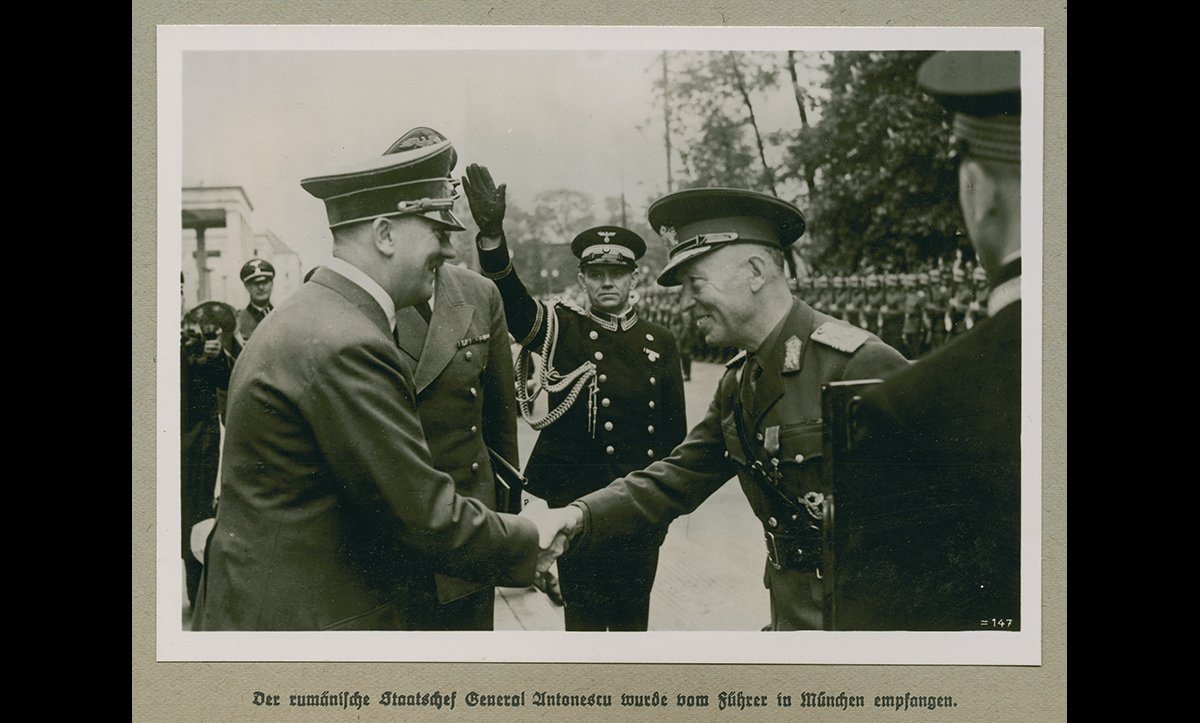 aunazar's tweet photo. @RenegadeChungus @PM_ViktorOrban it's in his blood to grovel before bloody dictators. he remembers this very well: https://t.co/rHMKLbKa05