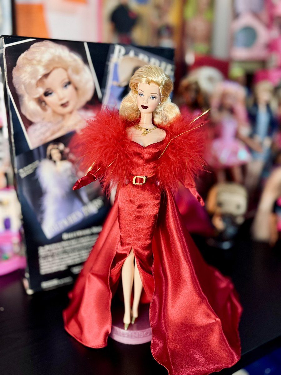 marioluna31's tweet image. Barbie está lista para la cena post - Oscar ✨

2001 Hollywood Cast Party™ Barbie® ✨🌟❣️ ¿La habías visto alguna vez? 🤍

#barbie #barbiecollector #hollywood #oscars #marioluna
