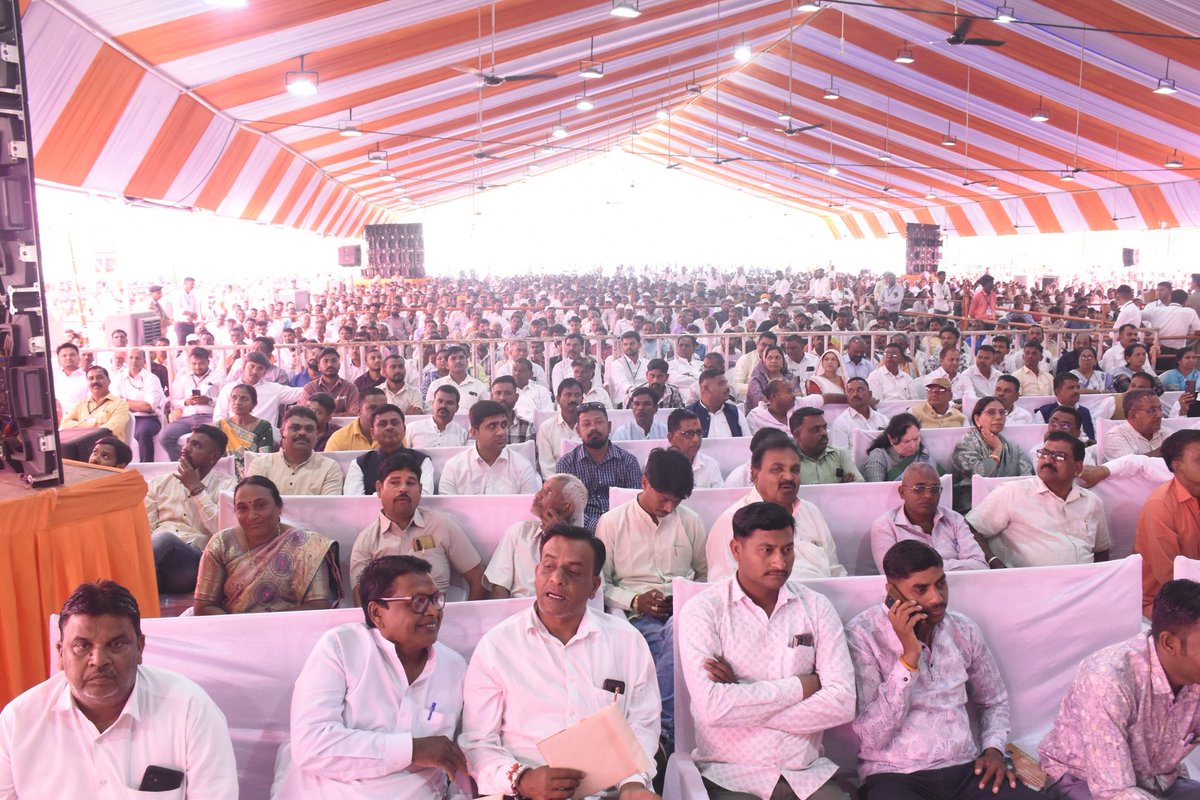CollectorDahod's tweet photo. માનનીય મુખ્યમંત્રીશ્રી ભૂપેન્દ્રભાઈ પટેલના હસ્તે આદિવાસી બહુલ દાહોદ જિલ્લાના સિંગવડ ખાતે રૂ. ૩૬૭. ૭૮ કરોડના વિકાસ કાર્યોનું લોકાર્પણ અને ખાતમુહૂર્ત કરવામાં આવ્યું. @CMOGuj @revenuegujarat https://t.co/8YJtF7ptCO