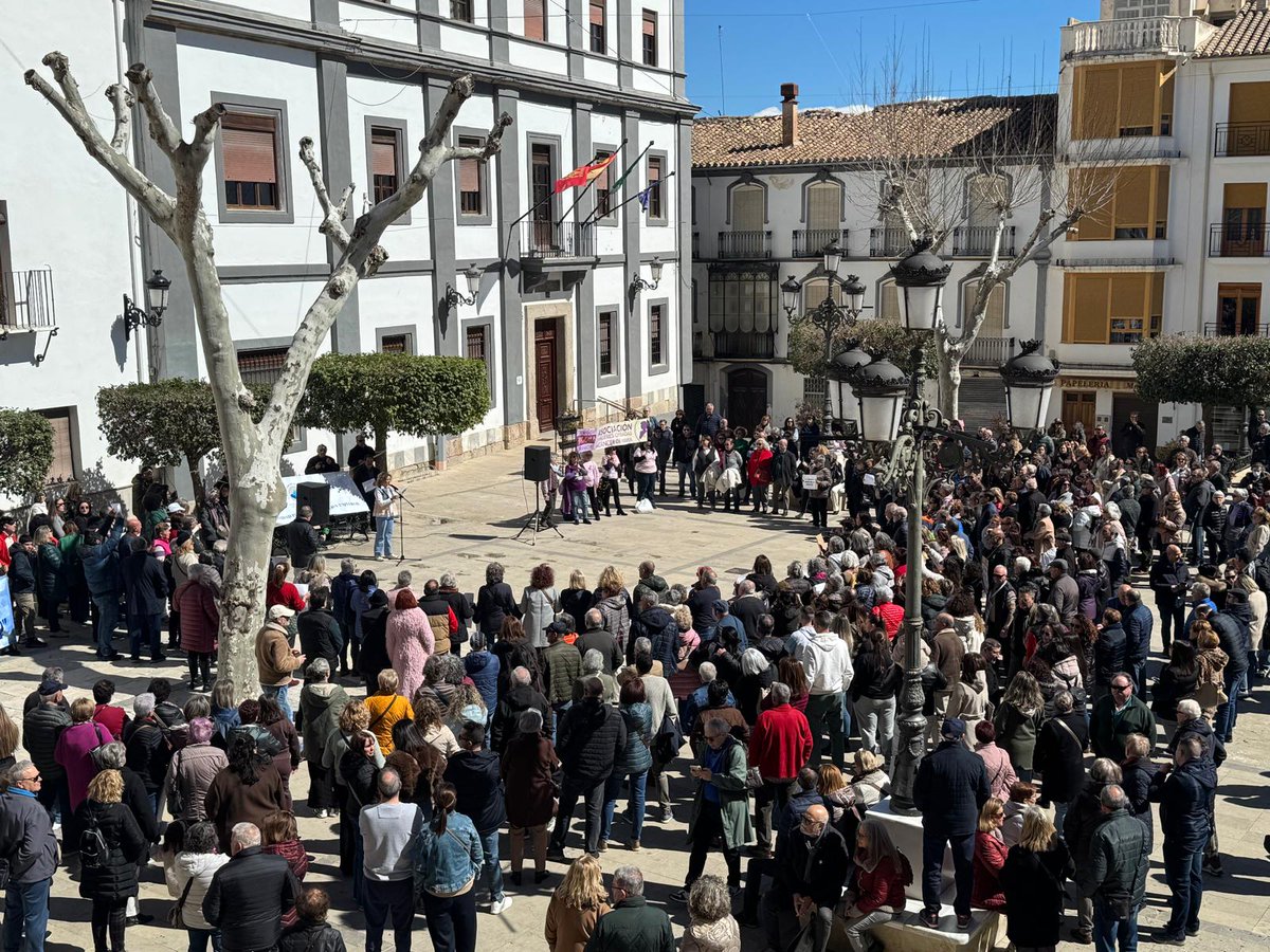 🏥 Apoyo total a la movilización ciudadana por el Hospital de Baza.
➡️ Exigimos a la Junta más especialistas y reforzar la Atención Primaria en el Altiplano. 
✊ ¡Defender la sanidad pública es defender nuestros pueblos!  
#Adelan7e
bit.ly/3Nje89o