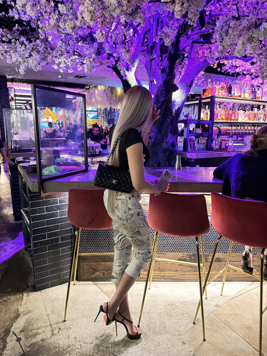 lannacakess_'s tweet photo. Blondes have more fun🤭 https://t.co/aAGfNF2pMK