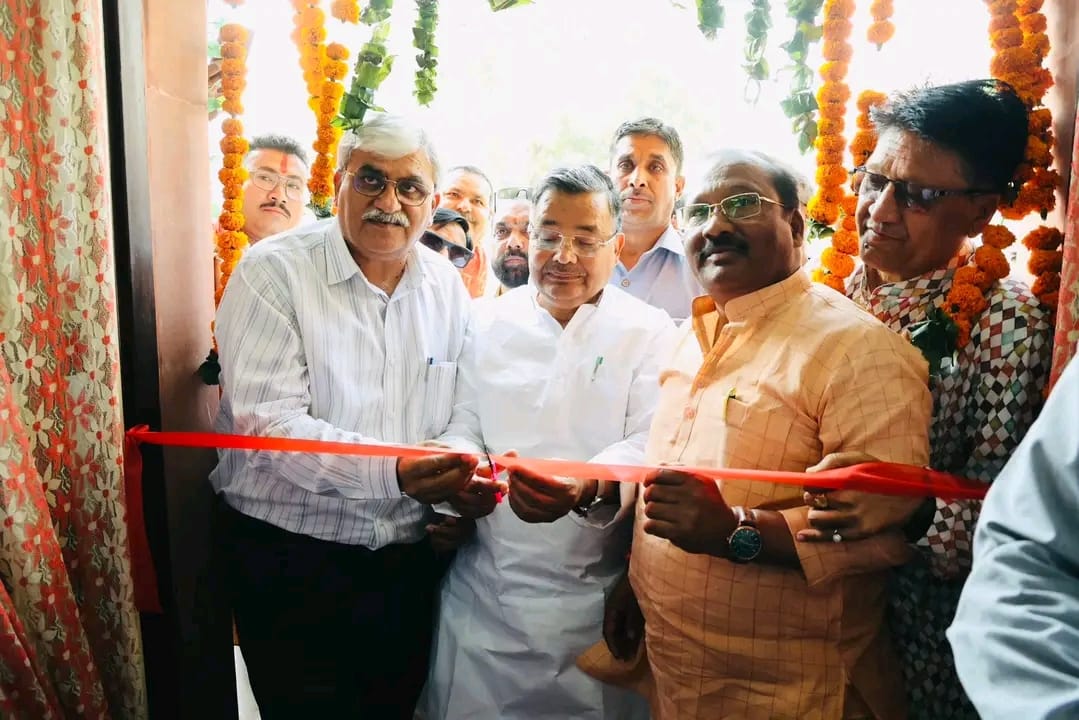 ProjectsLucknow's tweet image. माननीय पर्यटन एवम् संस्कृति मंत्री श्री @jaiveersingh099 जी, उoप्रo सरकार द्वारा जनपद फिरोजाबाद में यूपी प्रोजेक्ट्स कॉर्पोरेशन लि० संचालित पर्यटन विभाग की विभिन्न परियोजनाओं का लोकार्पण एवं शिलान्यास किया गया।
#quality #transparency #Timeline 
@swatantrabjp