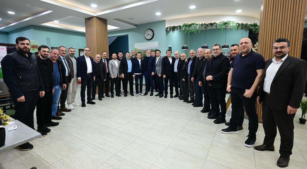 ibrahim_Burkay's tweet photo. Çalışkanlığı ve girişimci ruhu ile ülkemizin kalkınmasında her zaman ön saflarda yer alan Karadenizli sanayici ve iş insanlarını bir araya getiren #KARADENİZSİAD tarafından düzenlenen iftar programına Meclis Başkanımız Ali Uğur ve yönetim kurulu üyelerimizle birlikte katıldık. Ramazan ayının bereketini ve kardeşlik iklimini hep birlikte paylaştık.

Her zaman güçlü destekleriyle yanımızda olan, kent ekonomisine değer katan ve bu güzel buluşmaya vesile olan kıymetli dostlarım KARADENİZSİAD Yönetim Kurulu Başkanı Süleyman Uzun’a, Başkan Yardımcısı Ali Faruk Çolak’a ve yönetim kuruluna; ayrıca ev sahipliği için kıymetli kardeşim Serdar İslamoğlu’na teşekkür ediyorum.

Rabbim muhabbetimizi, birlik ve beraberliğimizi daim eylesin inşallah.