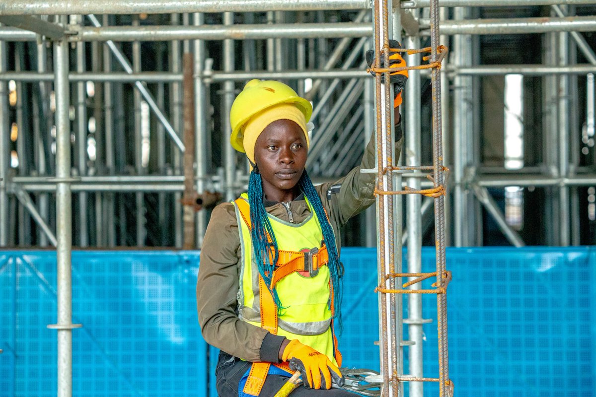 mufasaa_254's tweet image. Women working on the construction site are playing an important role in delivering the project as engineers, technicians, machine operators, surveyors and skilled construction workers. #WomenInConstruction The Women Building Bomas