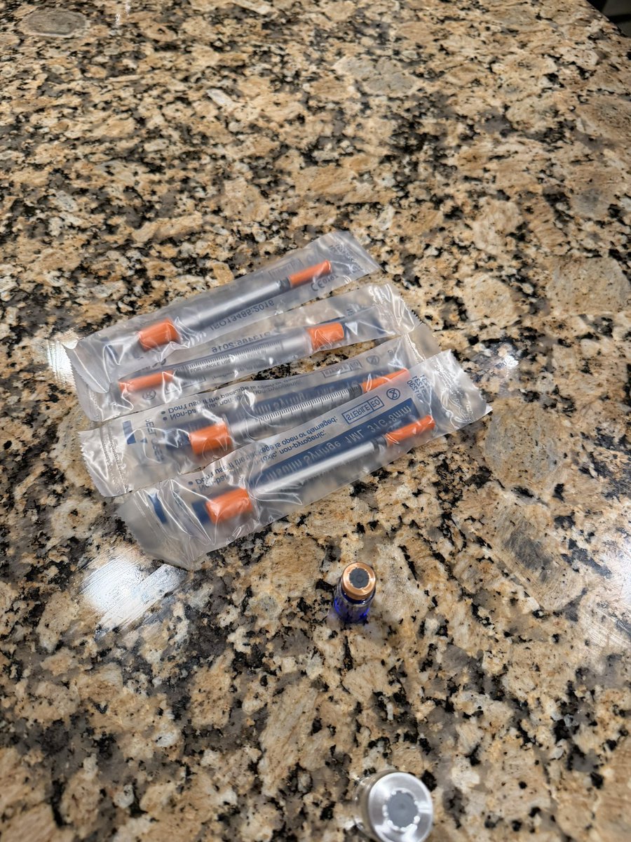 kurama 🦊 tweet media