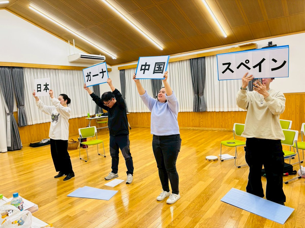 chantons_nous's tweet photo. ˗ˏˋ 🌟稽古〜Day 5〜🌟 ˊˎ˗

本番まで残り！

ラストスパートの稽古が続きます💪

小道具が増えてくると、雰囲気が一層と華やかになります☺️

今回も、気になる写真が盛りだくさん🎵

是非会場でご確認ください！！

🎺↓お申込みはこちら↓🪇
https://t.co/ABM8U24s8A https://t.co/IHMxNZAzmO