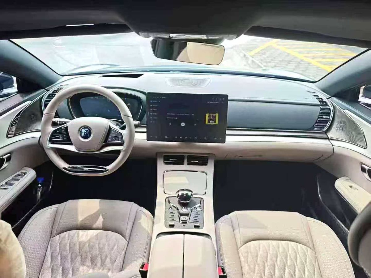BonjourAuto's tweet photo. BYD 2025 Han EV 605KM Premium Automatic Transmission
Registration Date: February 18, 2025 
Mileage: 40,000 km 
Displacement: Pure Electric 

This car is in stock and available for immediate sale.
If you need other car models, Please feel free to contact us~ https://t.co/1NWkAdVMce