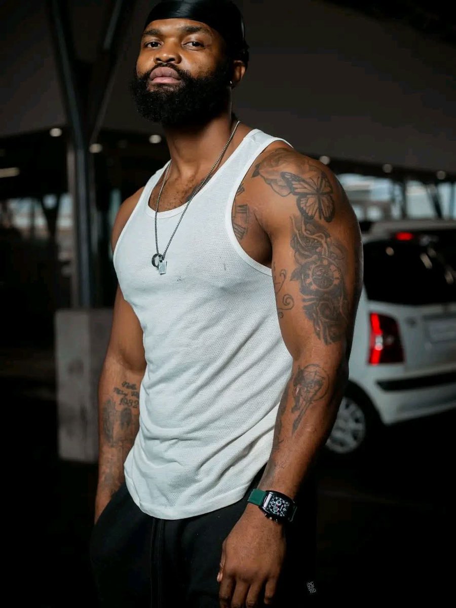 Black door studio International tweet media