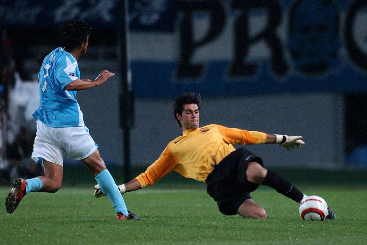 Barca_Archive's tweet photo. FC Barcelona vs Jubilo Iwata, Pre-season 2004. https://t.co/FeqPRG0LsX