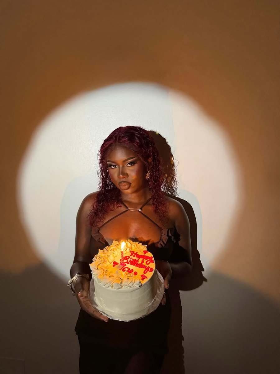 Ms Icy❄️ tweet media