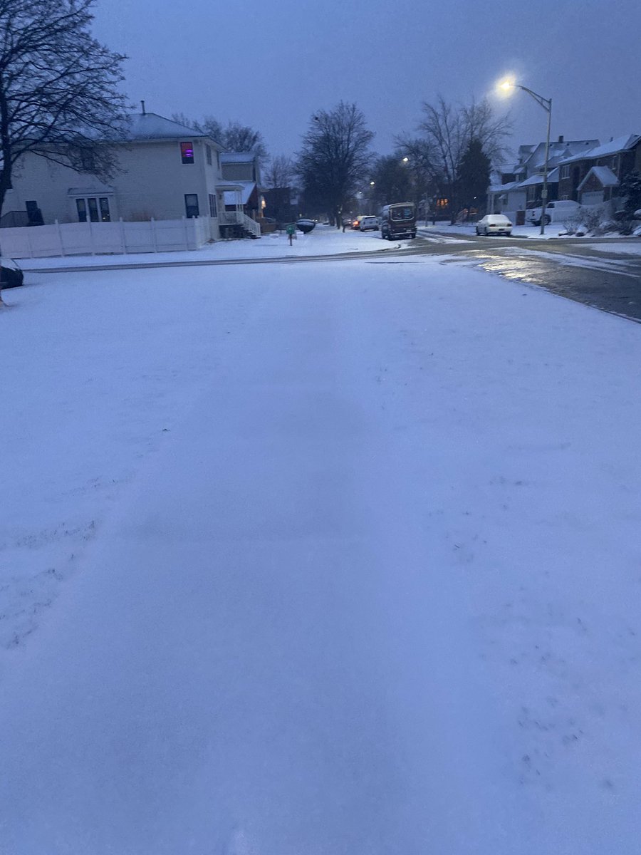 greaseConsumerf's tweet photo. IT IS THE MIDDLE OF MARCH https://t.co/VjGakwXwB7