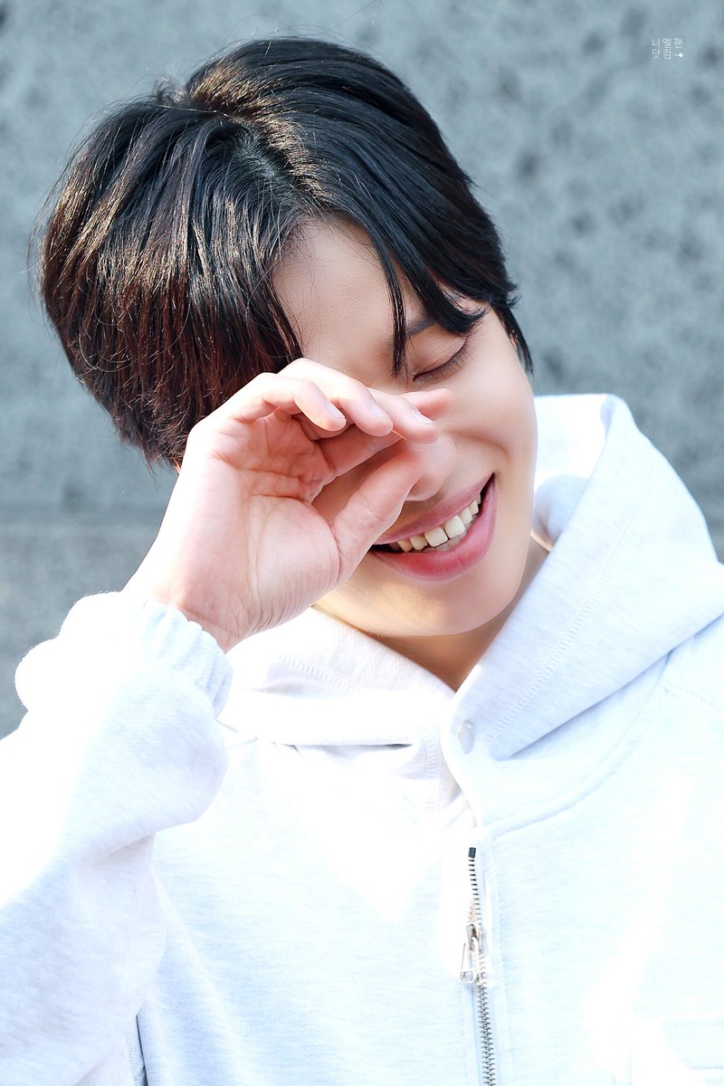 니엘팬닷컴 tweet media