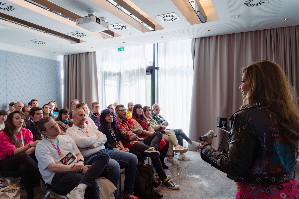 ColorCloud tweet media