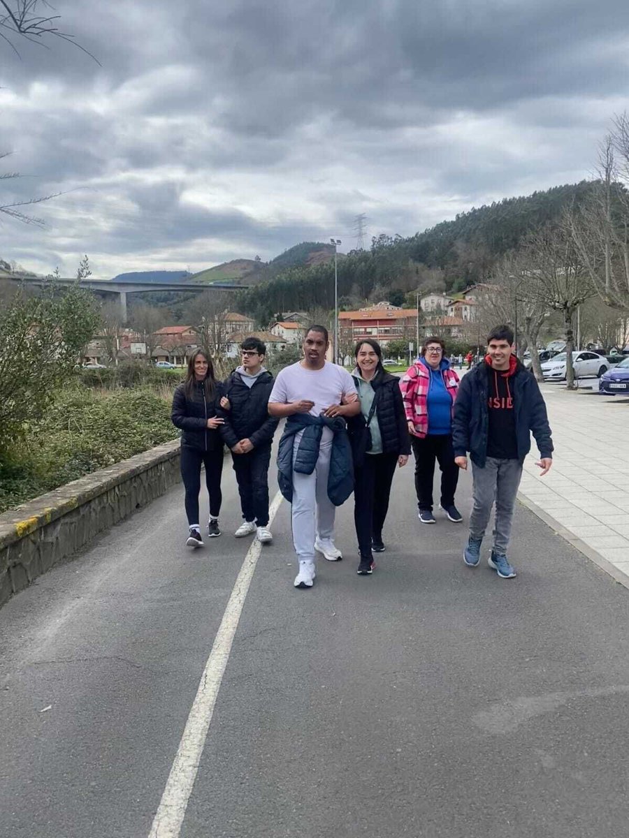 Gorabide tweet media