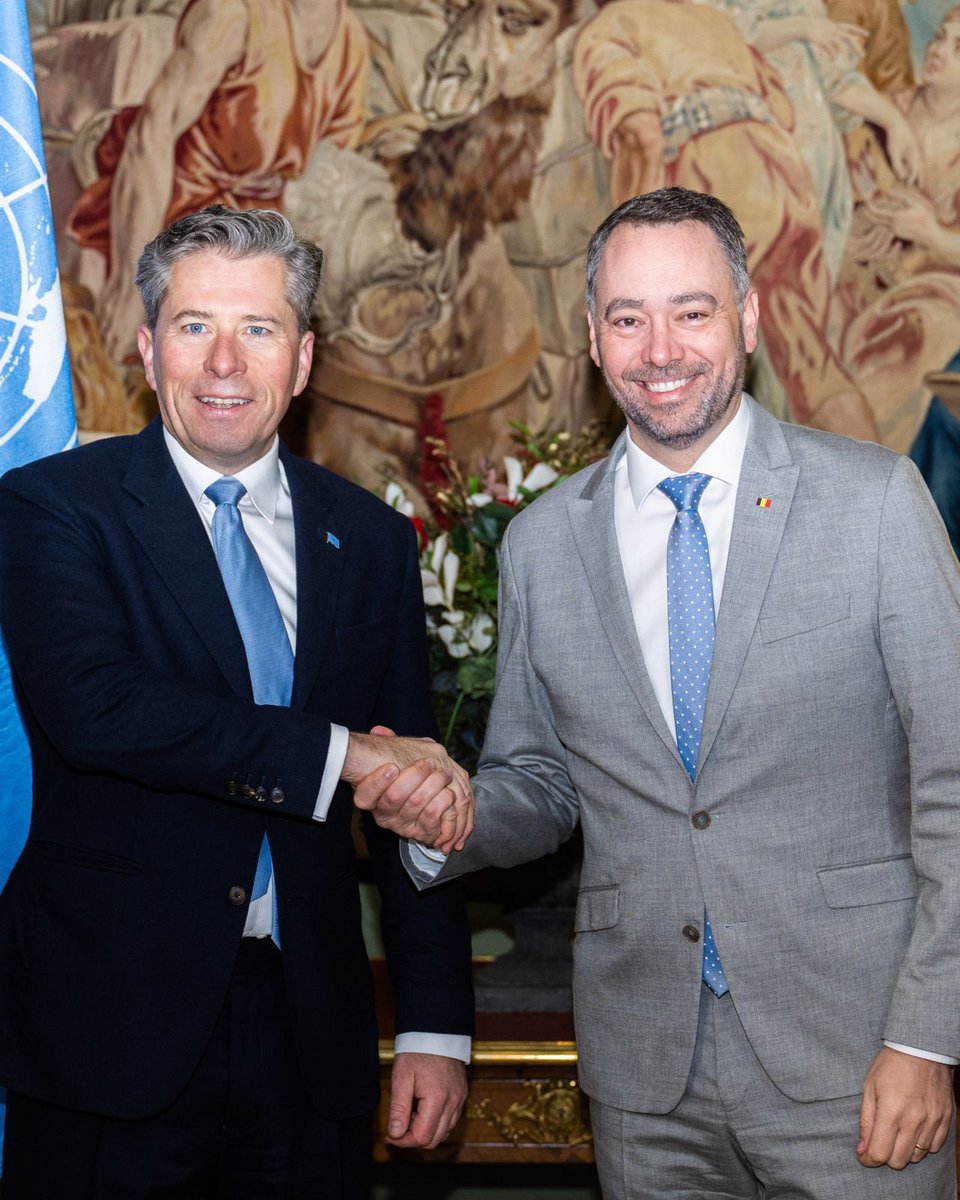 prevotmaxime's tweet photo. (EN/FR/NL) 🇺🇳 Good to sit down with Tom Fletcher @UNReliefChief this morning in Brussels. In times like these, regular contact between donors and humanitarian leaders is crucial.

The reality is stark. Humanitarian needs are rising while funding is shrinking. Aid workers are being attacked at unprecedented rates. And the world's attention is stretched thin across too many crises at once.

Belgium will not look away. Humanitarian aid is lives saved every single day. That is why we back our new Belgian humanitarian strategy with flexible, predictable funding over several years. Because aid organisations on the ground need to plan, not just react.

We discussed our recent additional support for Lebanon. But I also raised the many forgotten crises that no longer make the headlines but where people suffer just the same. Sudan, the Sahel, the Great Lakes, Myanmar, etc. The cameras may have moved on, but the needs have not.

In a world where the instinct is to turn inward, Belgium chooses to stay engaged. 

Thank you, Tom, for your leadership. The work your teams do, often at great personal risk, deserves far more recognition than it gets.
——
🇺🇳 C'était un plaisir de m'entretenir avec Tom Fletcher @UNReliefChief ce matin à Bruxelles. Dans des moments comme ceux-ci, il est essentiel que les donateurs et les responsables humanitaires restent en contact régulier.

La réalité est crue. Les besoins humanitaires augmentent tandis que les financements diminuent. Les travailleurs humanitaires sont victimes d'attaques à un rythme sans précédent. Et l'attention du monde est dispersée entre trop de crises à la fois.

La Belgique ne détournera pas le regard. L'aide humanitaire, c'est sauver des vies chaque jour. C'est pourquoi nous soutenons notre nouvelle stratégie humanitaire belge par un financement flexible et prévisible sur plusieurs années. Car les organisations humanitaires sur le terrain ont besoin de planifier, et pas seulement de réagir.

Nous avons discuté de notre récent soutien supplémentaire au Liban. Mais j'ai également évoqué les nombreuses crises oubliées qui ne font plus la une des journaux, mais où les gens souffrent tout autant. Le Soudan, le Sahel, la région des Grands Lacs, le Myanmar, etc. Les caméras sont peut-être parties, mais les besoins, eux, sont toujours là.

Dans un monde où l'instinct est de se replier sur soi-même, la Belgique choisit de rester engagée. 

Merci, Tom, pour ton leadership. Le travail que font tes équipes, souvent au péril de leur vie, mérite bien plus de reconnaissance qu’il n’en reçoit.
——
🇺🇳 Het was goed om vanochtend in Brussel met Tom Fletcher @UNReliefChief aan tafel te zitten. In tijden als deze is regelmatig contact tussen donoren en leiders in de humanitaire sector van cruciaal belang.

De realiteit is grimmig. De humanitaire behoeften nemen toe, terwijl de financiering afneemt. Hulpverleners worden op ongekende schaal aangevallen. En de aandacht van de wereld is versnipperd over te veel crisissen tegelijk.

België zal niet wegkijken. Humanitaire hulp betekent elke dag weer levens redden. Daarom ondersteunen we onze nieuwe Belgische humanitaire strategie met flexibele, voorspelbare financiering over meerdere jaren. Want hulporganisaties ter plaatse moeten kunnen plannen, niet alleen reageren.

We hebben gesproken over onze recente extra steun aan Libanon. Maar ik heb ook de vele vergeten crisissen ter sprake gebracht die niet langer de krantenkoppen halen, maar waar mensen net zo goed lijden. Soedan, de Sahel, het gebied van de Grote Meren, Myanmar, enz. De camera's zijn misschien verder getrokken, maar de noden zijn gebleven.

In een wereld waar de neiging bestaat om zich naar binnen te keren, kiest België ervoor om betrokken te blijven. 

Bedankt, Tom, voor je leiderschap. Het werk dat je teams verrichten, vaak met groot persoonlijk risico, verdient veel meer erkenning dan het krijgt.

@BelgiumMFA