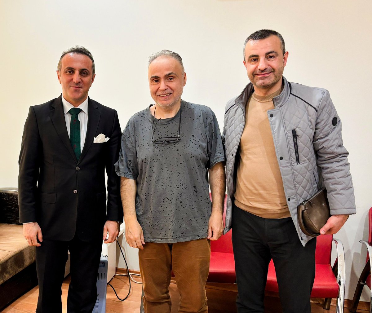 Rektörümüz Prof. Dr. Oktay Yıldız ve Rektör Yardımcımız Prof. Dr. Rıdvan Şahin, Tıp Bayramı kapsamında Gümüşhane Devlet H. Başhekimi Op. Dr. Kayahan Eyüpoğlu ile şehrimizde 20 yılı aşkın süredir hekimlik yapan Dr. Hasan Seyhani Kalender’i ziyarette Tıp Bayramlarını kutladı