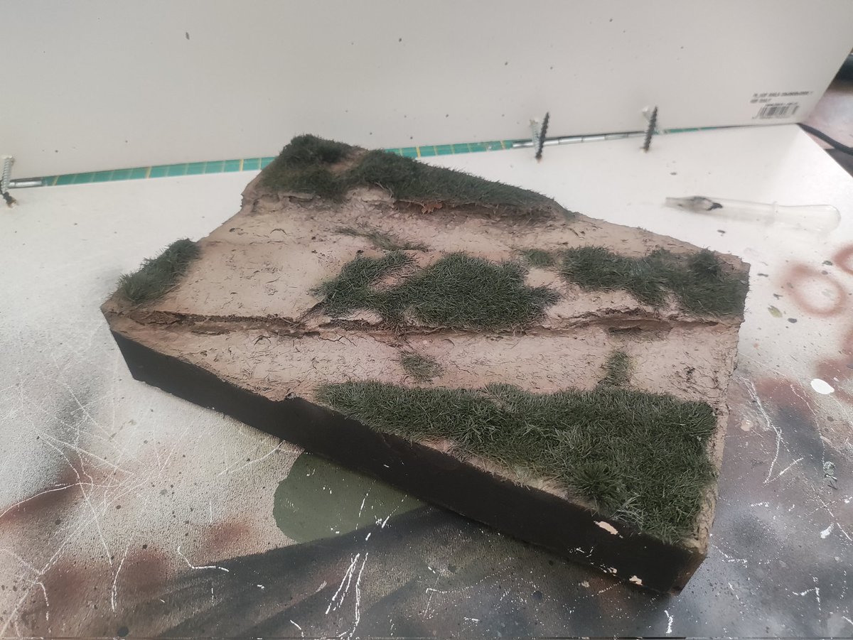 Daromu2's tweet photo. Finally found few hours to airbrush my first model base and i must say  it kinda looks boring when i put any model on it. But now that i tried at least making this one i'm sure the future ones will only get better. Also the sizing is a little of as the bmp covers the entire thing https://t.co/VqsSjK5FkJ