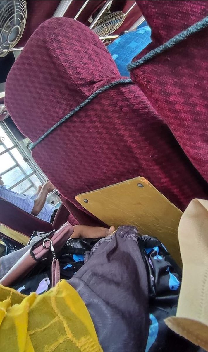 রাগ হলে, দুঃখ হলে, আহ্লাদ হলে, অভিমান হলে, নতুন কিছু কিনলে বা কিছু হারালে, সম্পর্ক হলে কিংবা সম্পর্ক ভাঙলে আমরা পাশে থাকা মানুষদের বলিনা, গায়েবি মানুষদের বলি। গায়েবি স্ট্যাটাস দেই। 

গায়েবি লোকদের দেখাই কত সুখ কিংবা কতটা দুঃখ, কত ভীড় কিংবা কতটা একাকিত্ব..