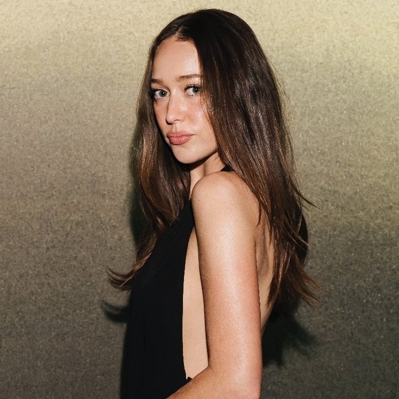 Alycia Debnam-Carey Brasil tweet media
