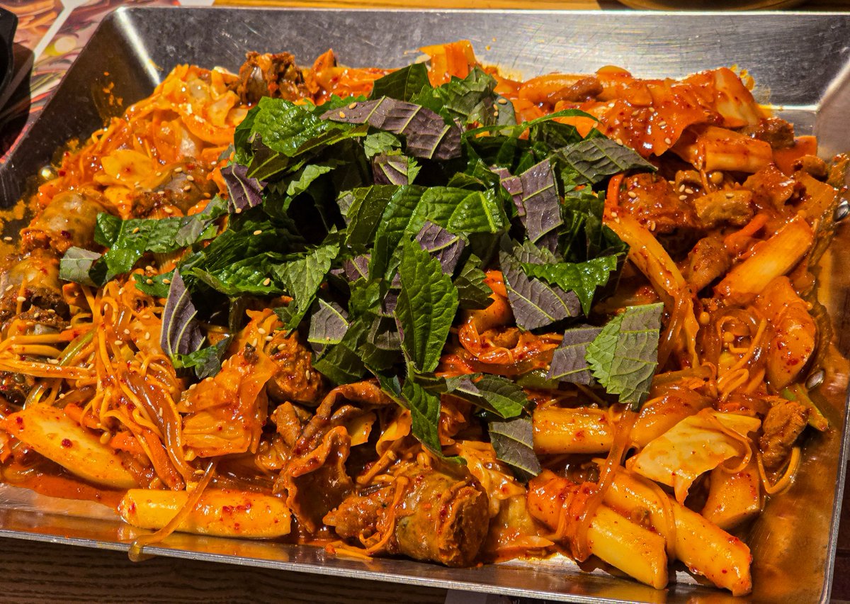MeoKkwak's tweet photo. 오랜만에 순대실록 순대볶음 https://t.co/bRiJ6o40W5