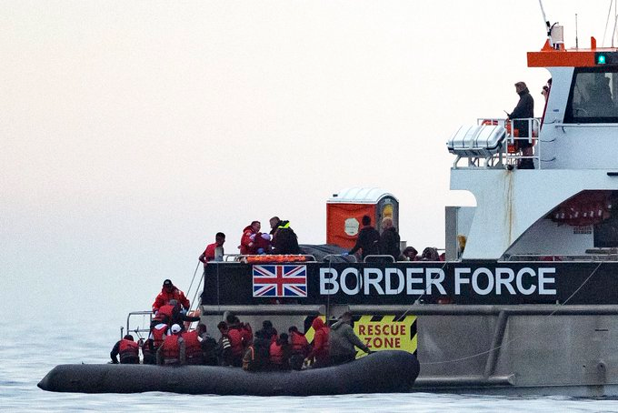_Direct_News's tweet photo. #IMMIGRATION DE MASSE #SUBMERSION EUROPE
Le nombre de citoyens britanniques ne cesse d'augmenter en raison de niveaux d'immigration record.
Le Royaume-Uni a accordé la citoyenneté à 235 782 personnes l’an dernier, un record depuis 2013, alors que des résidents de longue durée titulaires de visas de travail, d’études ou familiaux ont obtenu le statut de résident permanent après 5 ans.
Le leader du parti Reform UK, Nigel Farage, parle d'un désastre « Boriswave » lié à l'immigration post-Brexit sous Boris Johnson, et s'engage à supprimer le droit de séjour permanent au profit de visas renouvelables.
https://t.co/rjveEen5wQ
Vos réactions ?