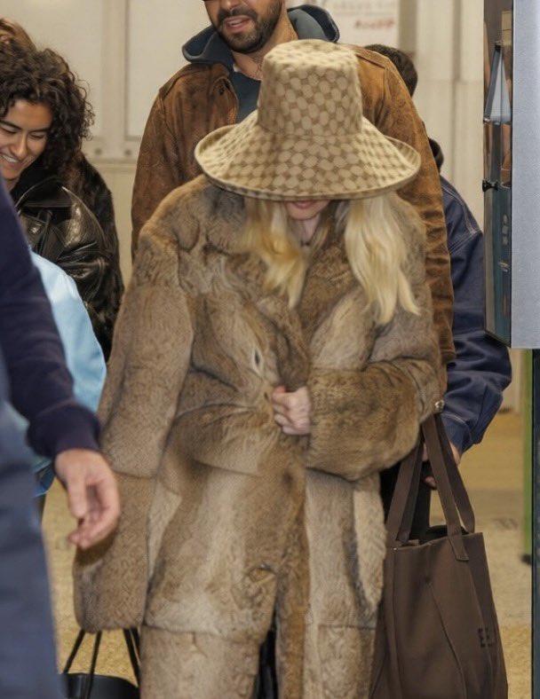 Madonna Scrapbook tweet media