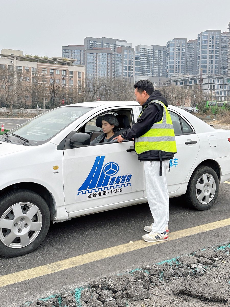 Folomens tweet media