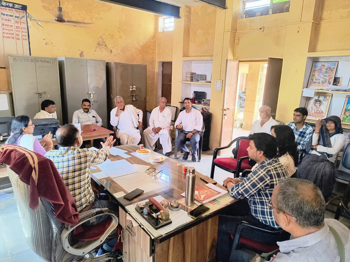 Trust_BlessingF's tweet image. Engaged with the Sarpanch and village community in Alwar, Rajasthan to introduce our school development CSR initiative with Dabur India Ltd., led by Blessing Foundation.
visit - blessingfoundation.co.in
#daburindialtd #blessingfoundation #csr #ngoindia #educationdevelopment