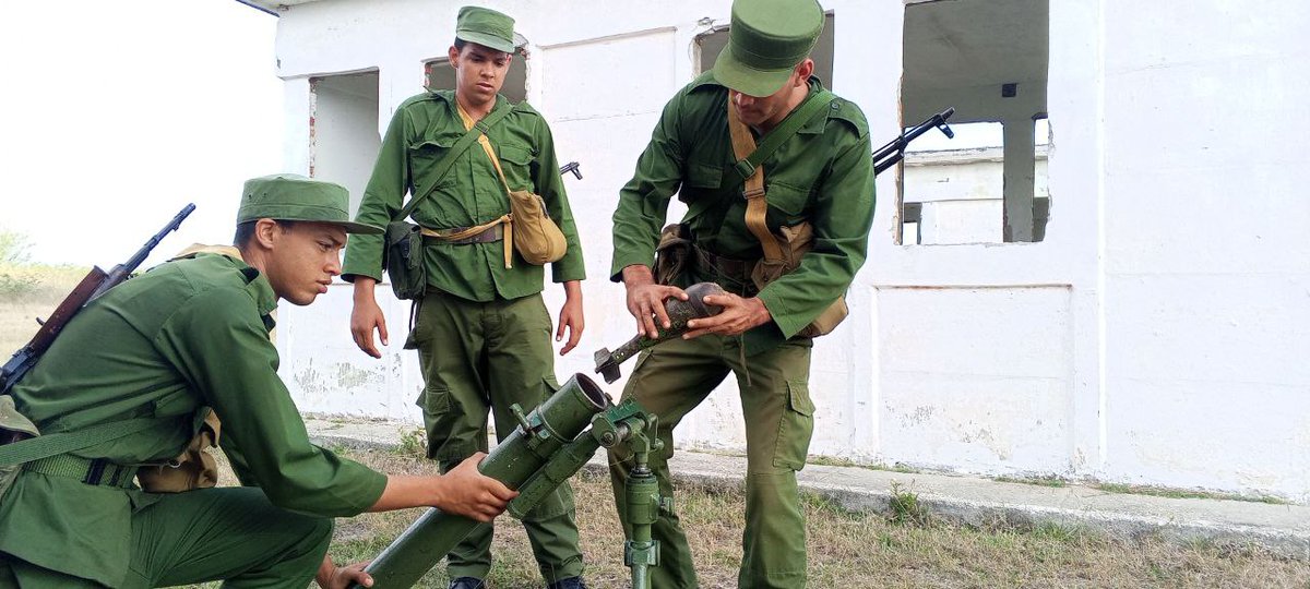 Ellos son parte de esta historia y se imponen sobre su tiempo, ellos cada jornada hacen Patria y están dispuestos a defenderla. La nuestra es una juventud de paz con sueños y aspiraciones, pero que nunca dudará si el enemigo amenaza.
#FARCuba