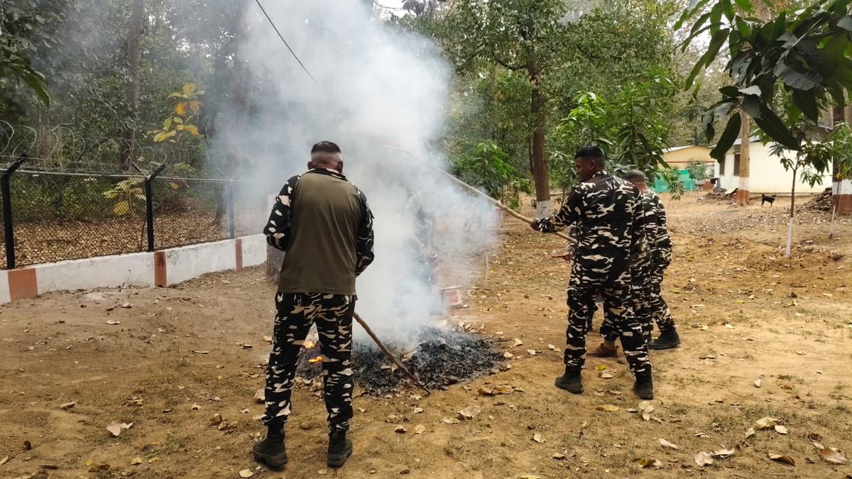 9BnSSB_INDIA's tweet photo. बल कर्मियों के मध्य अग्नि सुरक्षा एवं आपदा प्रबंधन की तैयारियों को सुदृढ़ करने के उद्देश्य से फायर फाइटिंग का व्यवस्थित एवं व्यावहारिक प्रशिक्षण।
#SSB_INDIA
#SSBFTRLKW
#SSBSHQGKP
#FireFightingDrill
#EmergencyResponse
#SafetyAndPreparedness https://t.co/q7OHWi5k8n
