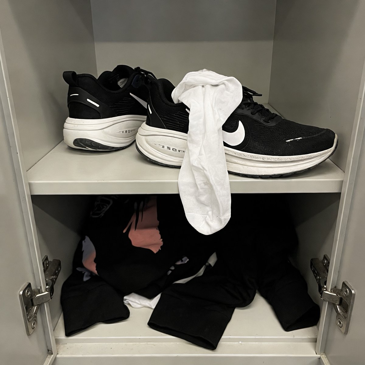 sweatySocksWorship tweet media