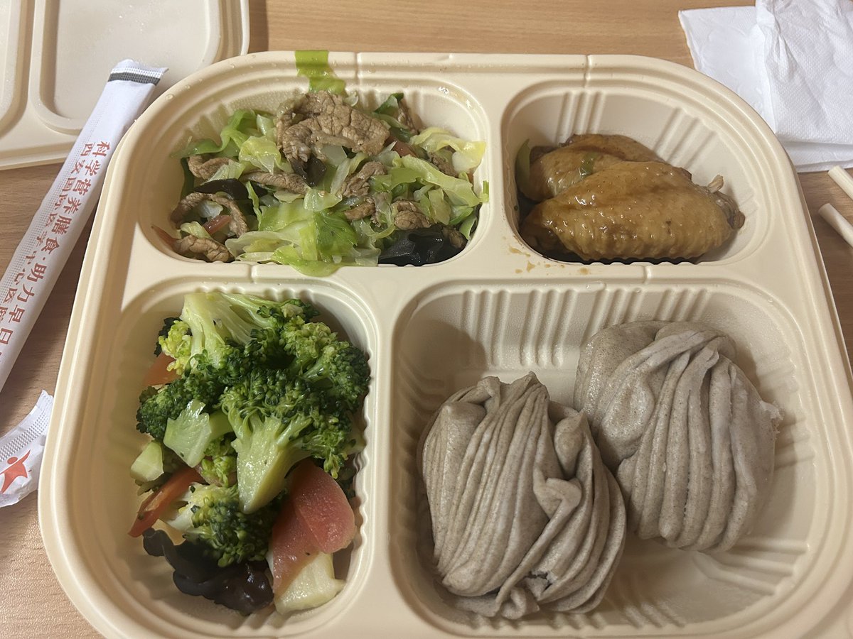 MadForMaple's tweet image. Tonight's hospital dinner in #China. I ate one of the steamed buns on the bottom right, most of the veggies 🥦 and passed on the wings. #expatlife #health #ChineseFood