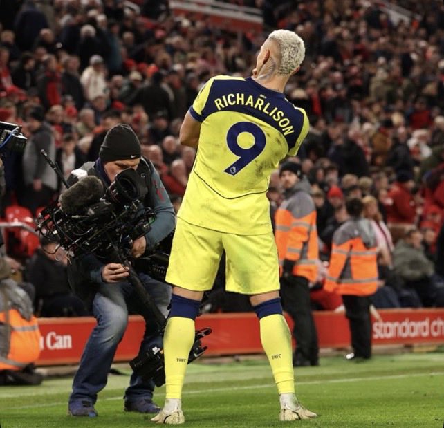 𝐻𝒾𝓂𝑜𝓉𝒽𝓎 tweet media