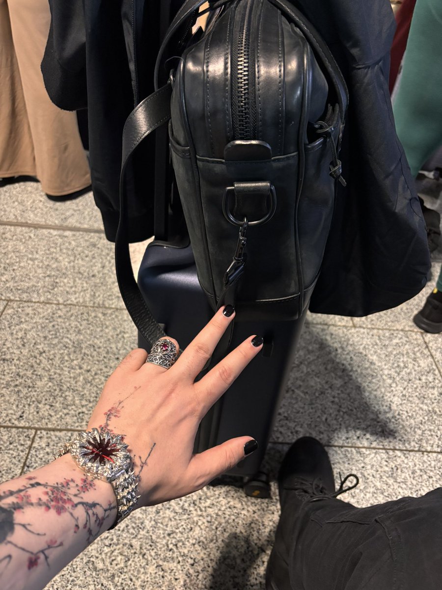 Jane 🍷 tweet media