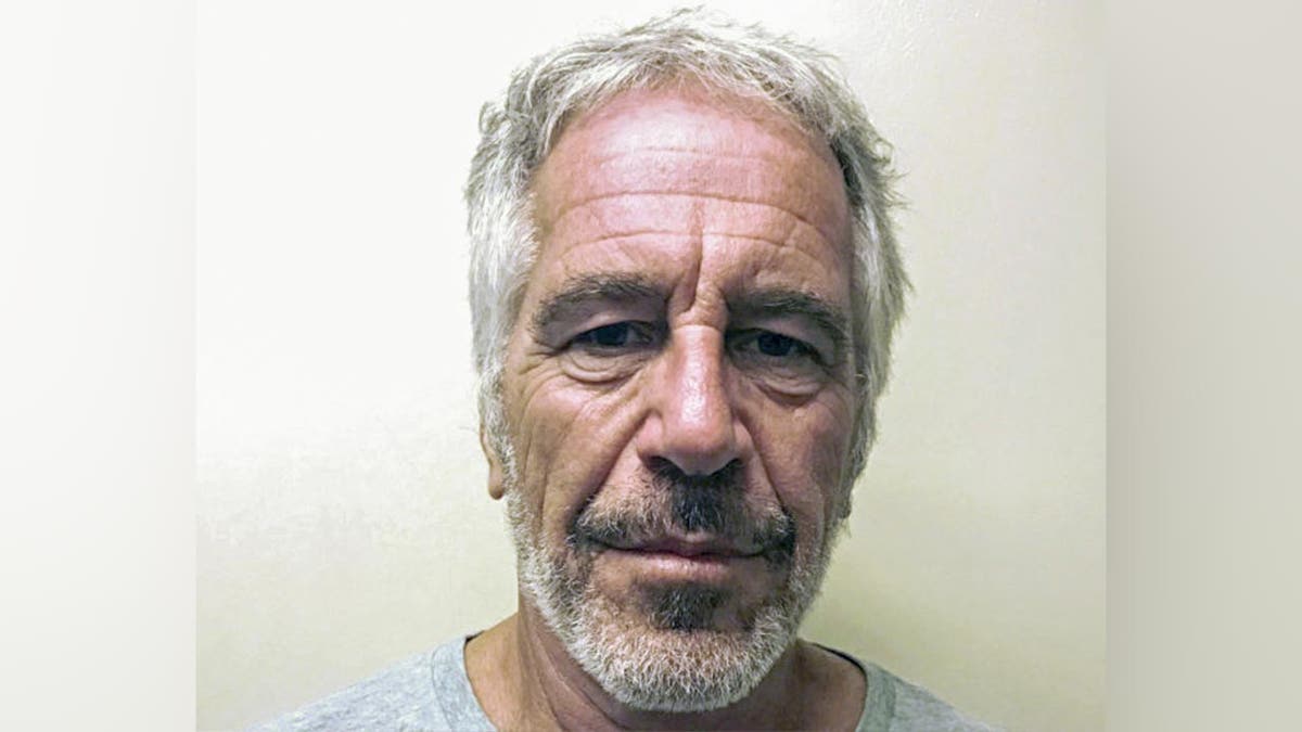 🔴🇫🇷 ALERTE INFO - Affaire Jeffrey Epstein 
Le groupe énergétique Engie annonce avoir mis fin aux fonctions du Français Fabrice Aidan, diplomate actuellement en disponibilité, cité à plusieurs reprises dans les dossiers liés au criminel sexuel. (AFP)